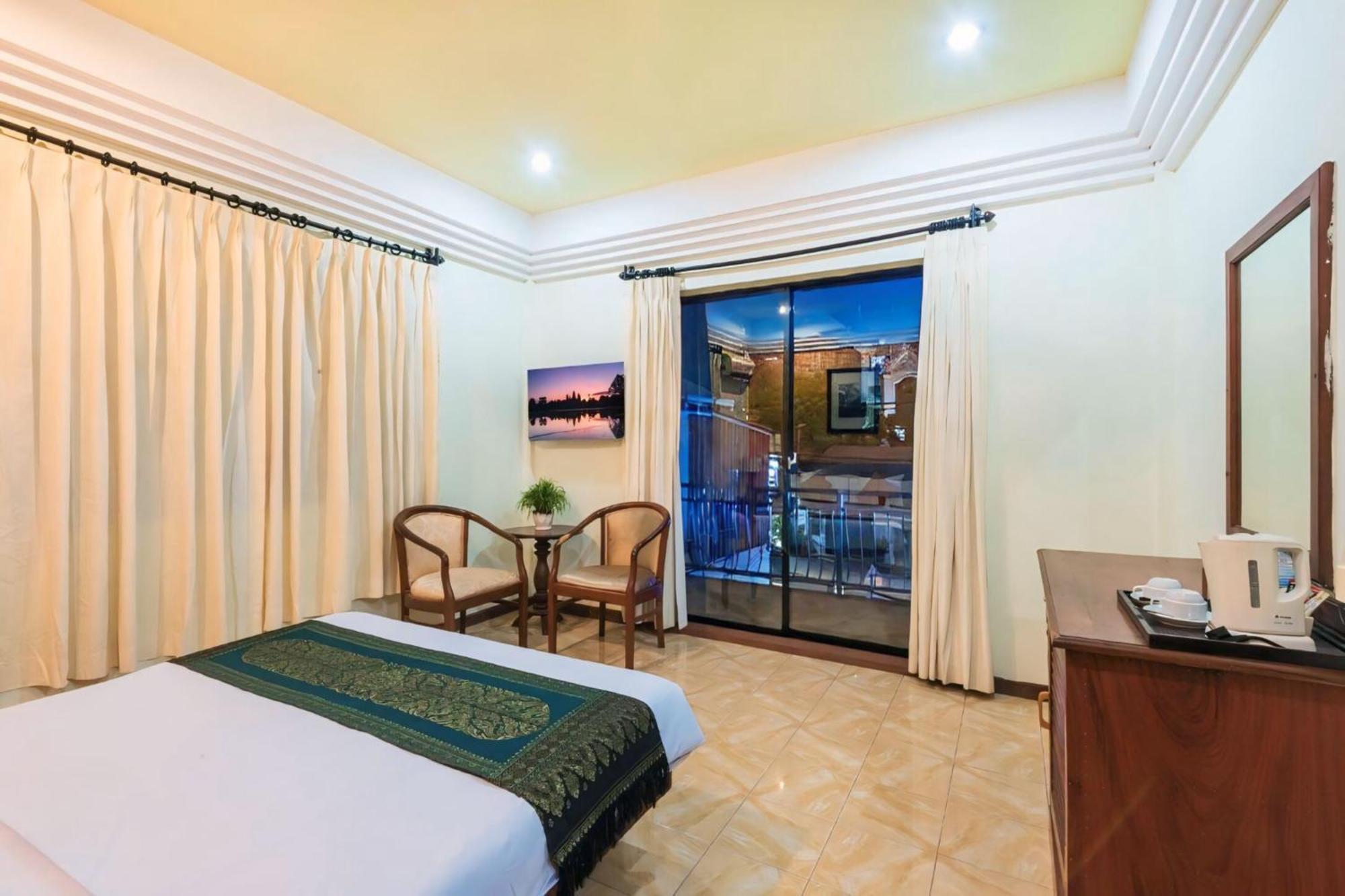Vplus Hotel Siem Reap Buitenkant foto