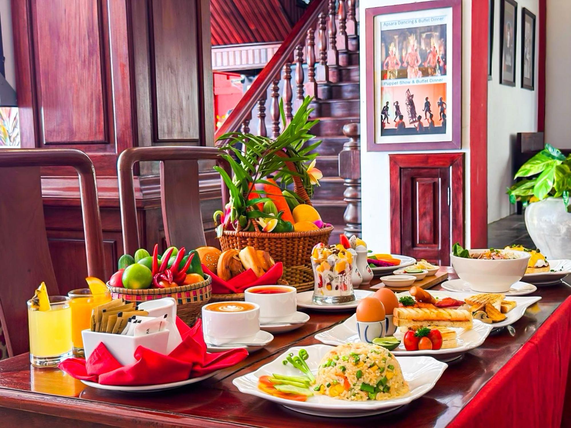Vplus Hotel Siem Reap Buitenkant foto