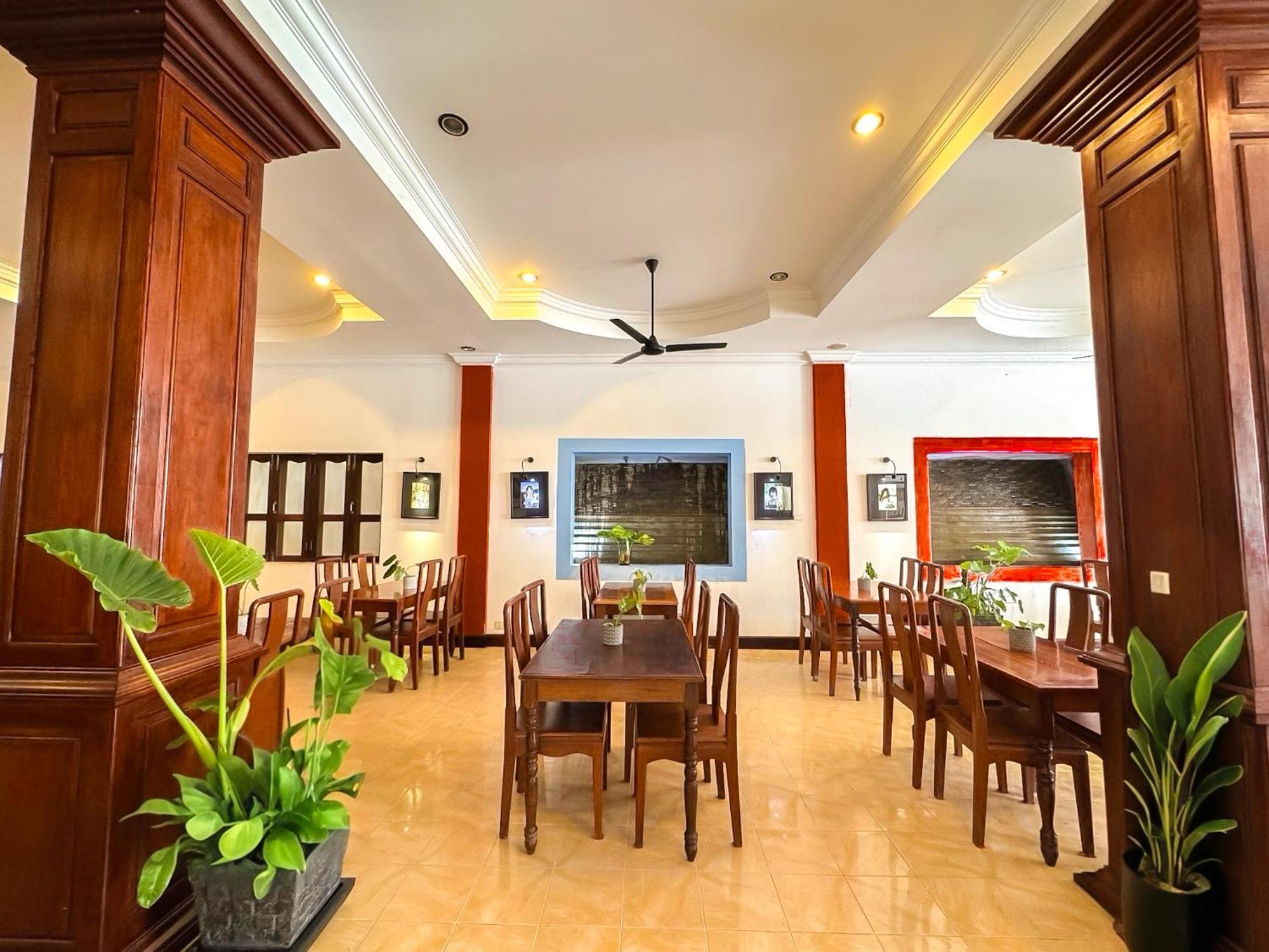 Vplus Hotel Siem Reap Buitenkant foto