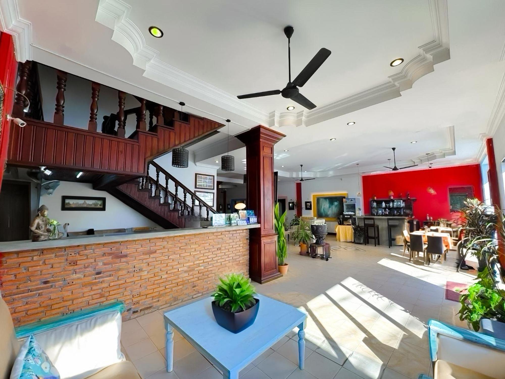 Vplus Hotel Siem Reap Buitenkant foto
